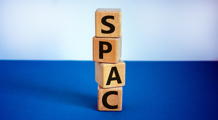 SPAC - special purpose acquisition company - illustration cubes en bois lettres spac